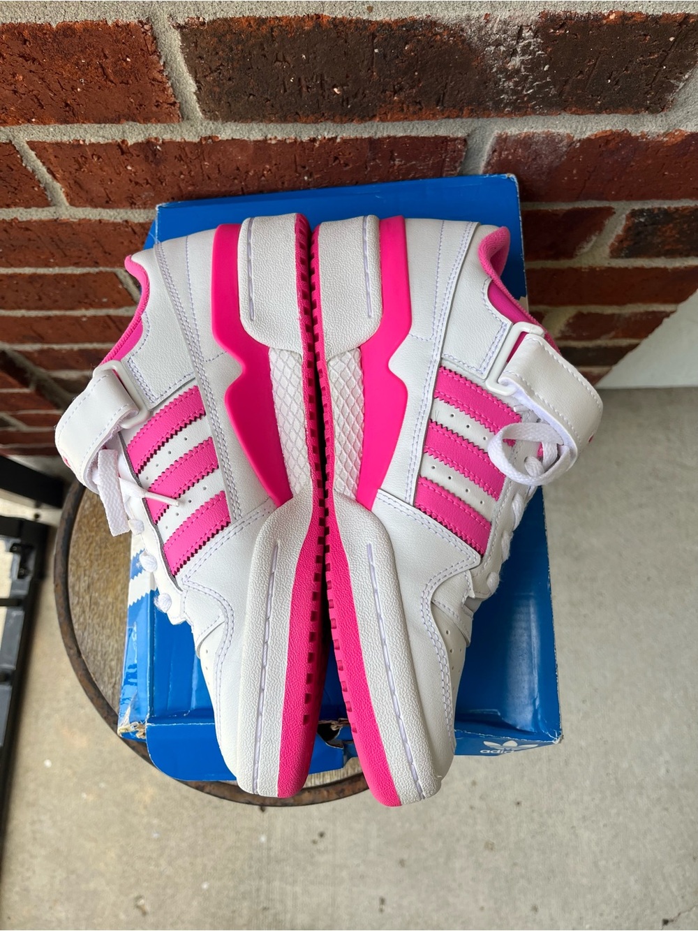 adidas Kids White & Hot Pink Low-Top Sneakers with Velcro Strap - Picture 4 of 9